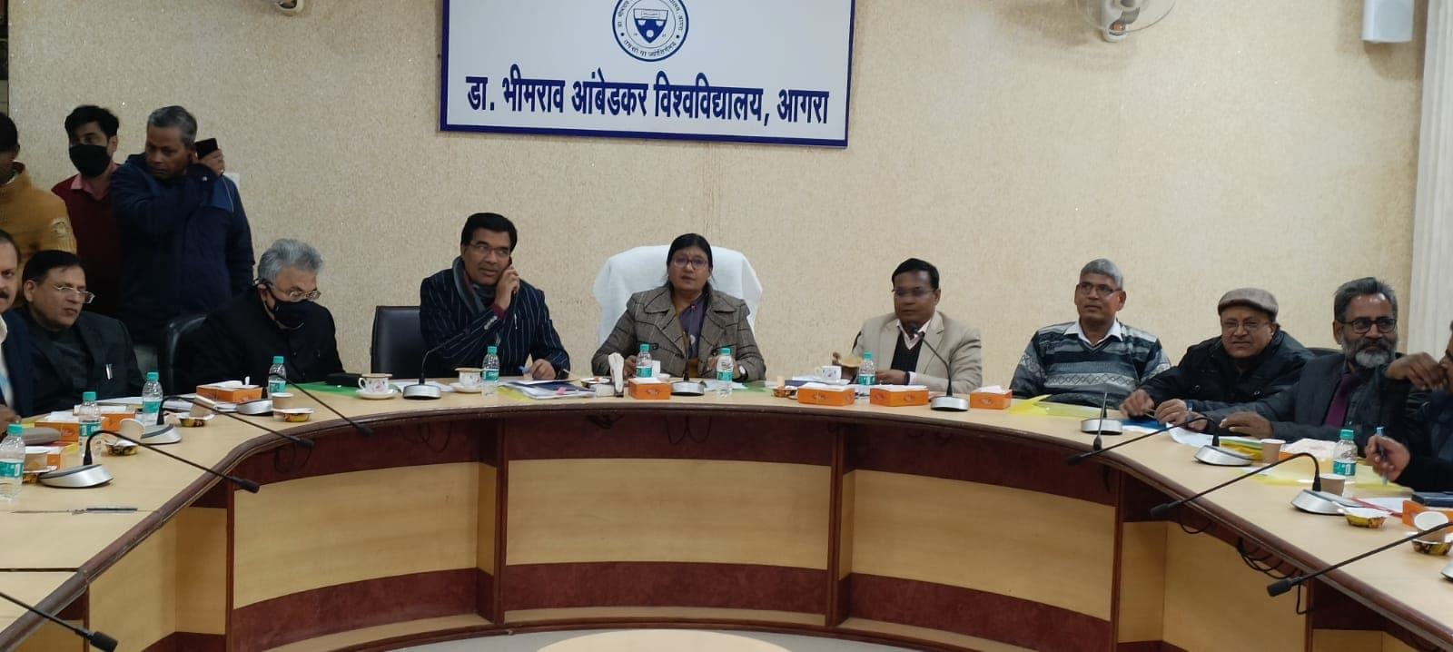 Agra: आंबेडकर विश्वविद्यालय नोडल केंद्रों की बढ़ा सकता है संख्या, एनईपी के तहत कराई जाएंगी सेमेस्टर परीक्षा