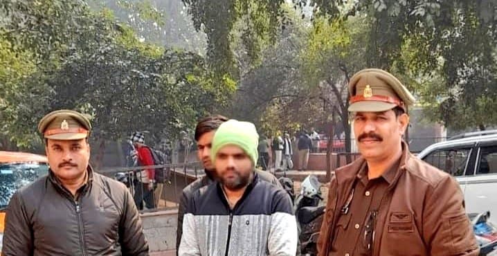 Agra News: फर्जी IPS बनकर रचाई शादी, दहेज में ली मोटी रकम, ससुराल पक्ष पर जमाता था धौंस, ऐसे हुआ भंडाफोड़