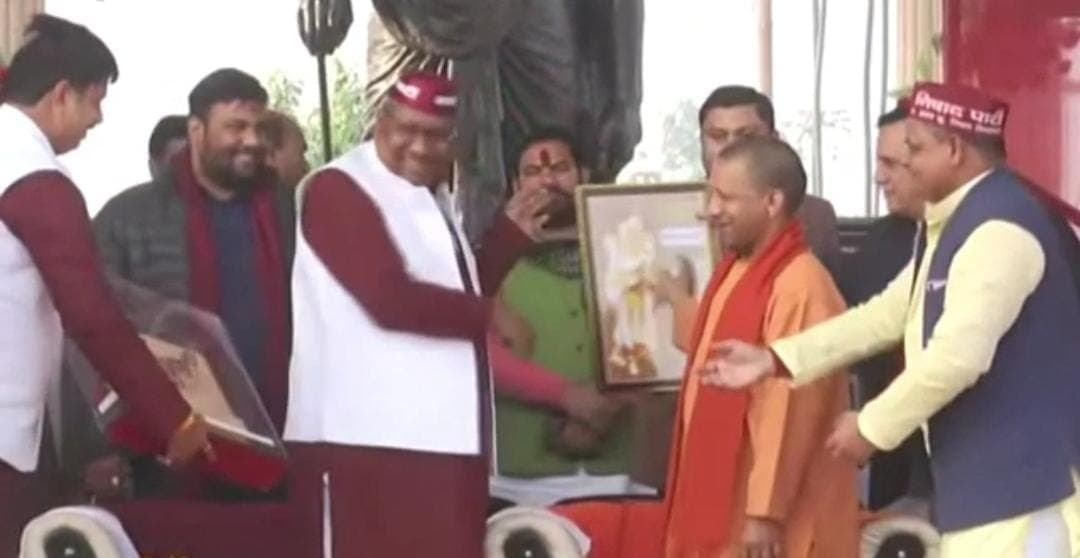 Gorakhpur: निषाद पार्टी के संकल्प दिवस समारोह में सीएम योगी बोले- 'मैं आप सबके संघर्ष का अभिनंदन करता हूं'