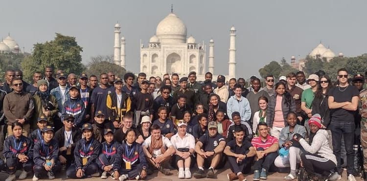 Agra News: 18 देशों से आगरा आए एनसीसी कैडेट, ताजमहल का किया दीदार, कही ये बात