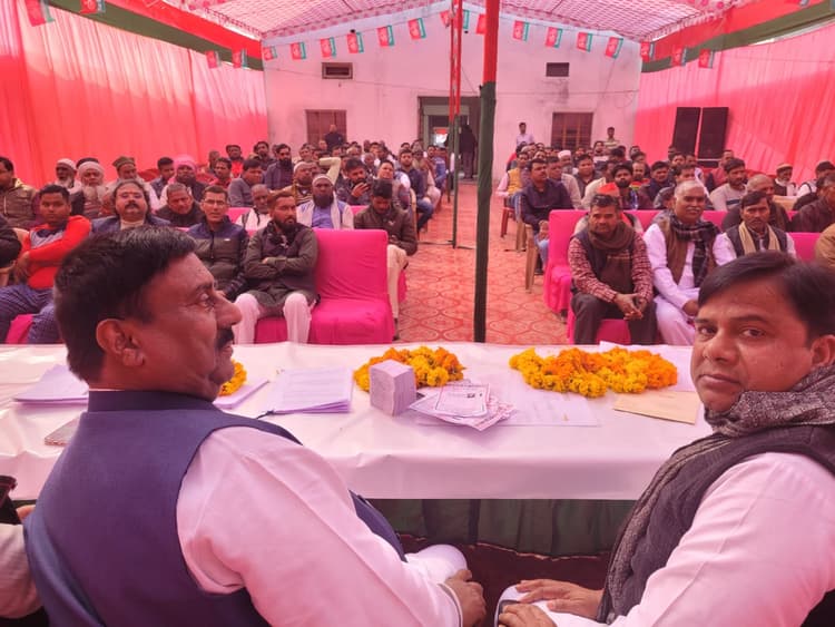 बरेली-मुरादाबाद MLC सीट जीतने को SP ने बनाई रणनीति, शिक्षकों की पुरानी पेंशन बहाली का वादा, BJP पर कही ये बात