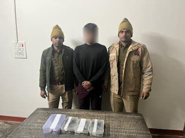 Agra Crime: एक करोड़ की रंगदारी मांगने वाले लॉरेंस बिश्नोई गैंग के तीन बदमाश गिरफ्तार, 17 राउंड की थी फायरिंग