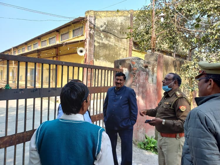 बरेली-मुरादाबाद MLC सीट: कल सुबह 8 बजे से शुरू होगी काउंटिंग, मोबाइल-माचिस पर पाबंदी, जानें कब आएगा नतीजा...