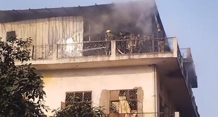 Kanpur News: पान मसाला फैक्ट्री में लगी आग, एक मजदूर की जलकर हुई दर्दनाक मौत