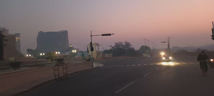 Uttar Pradesh Weather Update: यूपी में  IMD ने जारी किया बारिश का अलर्ट, जानें आज कैसा रहेगा आपके शहर का मौसम