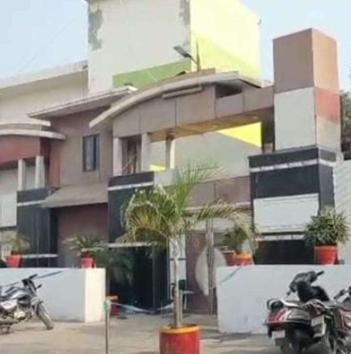 Bareilly News: हाईकोर्ट के आदेश पर 68 दिन बाद खुली मारिया फ्रोजन एग्रो, फैक्ट्री से होगी मीट की सप्लाई