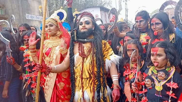 पहाड़ी मंदिर से भव्य निकली शिव बारात