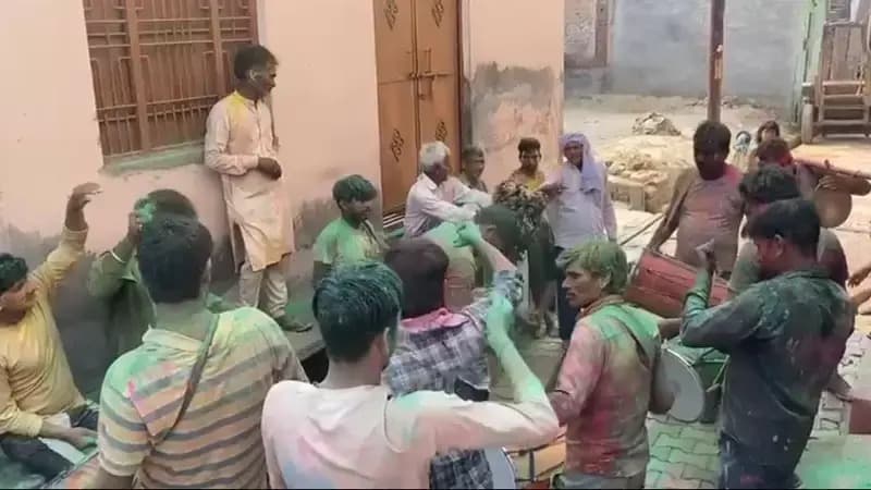 Holi 2023 : काहे भौजी जाअ-लु नइहरवा, छोड़ के होली के बहार... 'फगुआ' बिना अधुरी है बिहार की होली
