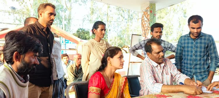 प्रेम प्रसंग में पुणे से फरार चल रही शादीशुदा महिला जमुई से बरामद, बहला कर ले जाने का घरवालों ने लगाया आरोप