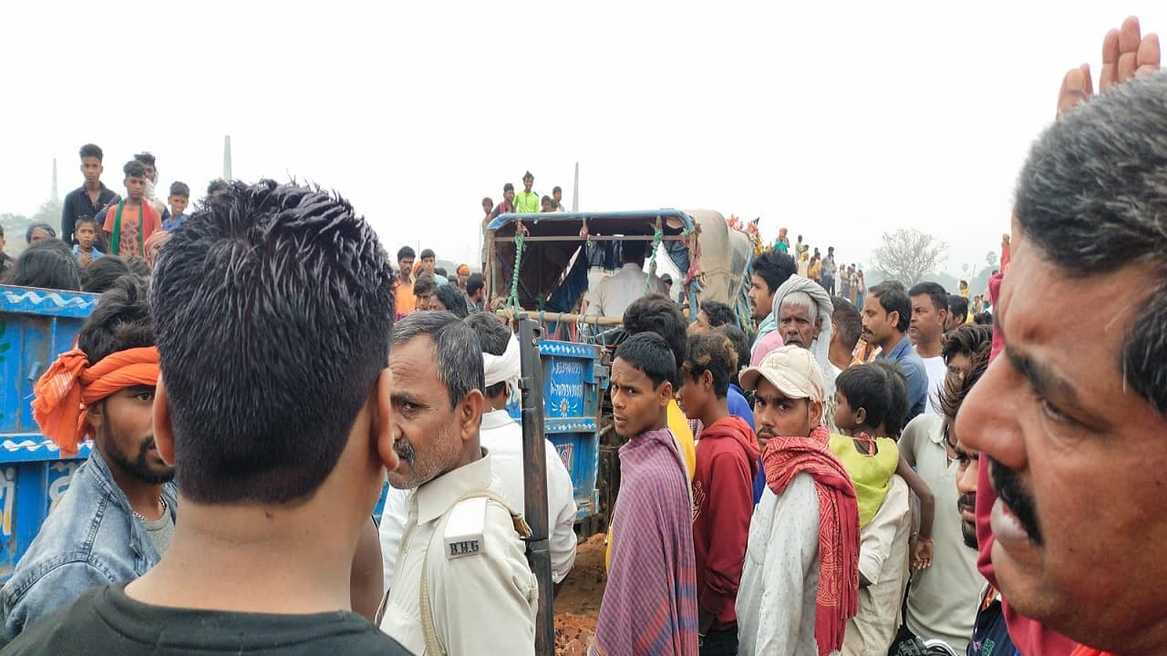 Bihar: मनेर में ईंट भट्ठे की चिमनी में ब्लास्ट, चार मजदूरों की मौत, एक दर्जन लोग मलबे में दबे