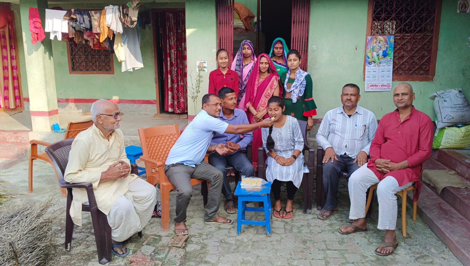 Bihar Board 12th Topper: मधुबनी में किसान की बेटी बनी जिला टॉपर, जानें कौन है सेकेंड टॉपर...