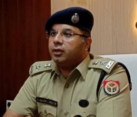 गोरखपुर में 9 नए दरोगाओं को मिली चौकी की कमान, 7 से छीना चार्ज, एक ही दिन में 20 की चौकी , 65 का थाना बदला