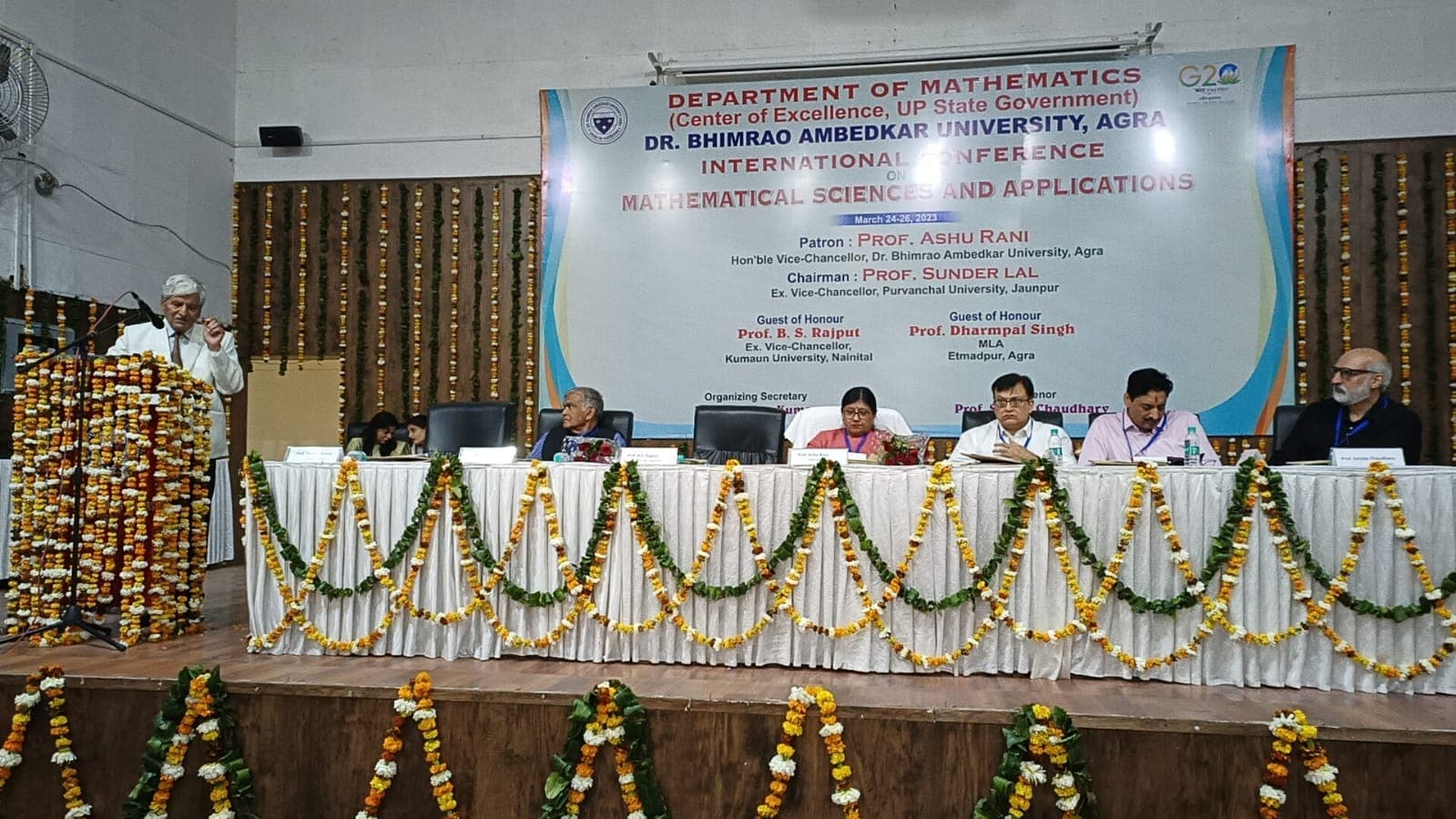 UP News : भारत ने की अंकों के साथ अनंत तक की खोज, शून्य था ही नहीं, विशेषज्ञों ने वैदिक गणित को लेकर चौंकाया