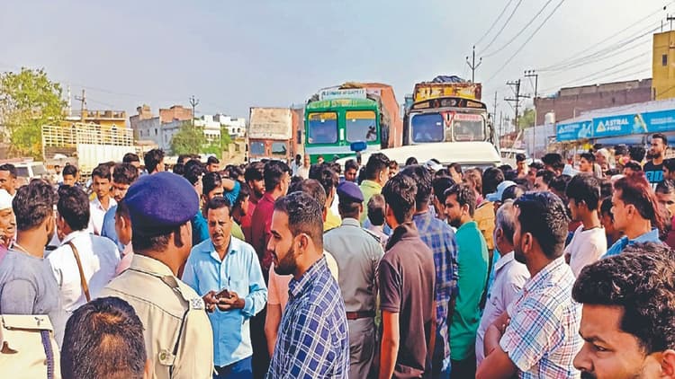 बिहार: भाजपा एमएलसी से विवाद के दौरान हार्ट अटैक से किसान की मौत, एनएच पर शव रख लगाया जाम