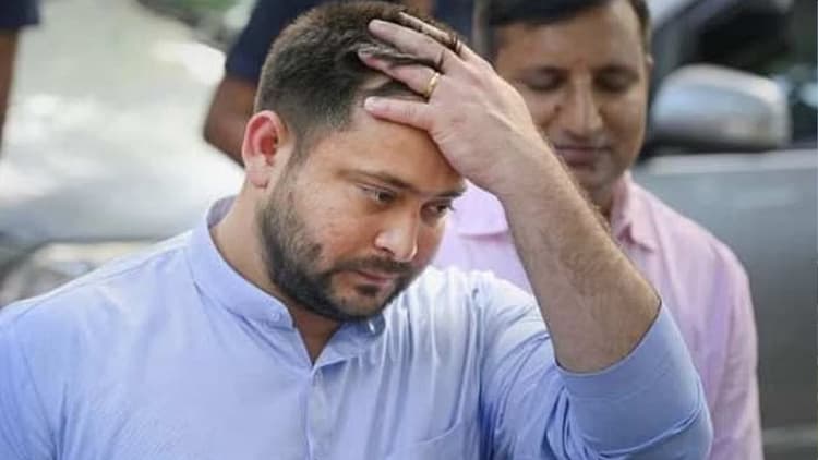 जमीन के बदले नौकरी मामले में फंसे तेजस्वी यादव, CBI ने दायर किया चार्जशीट