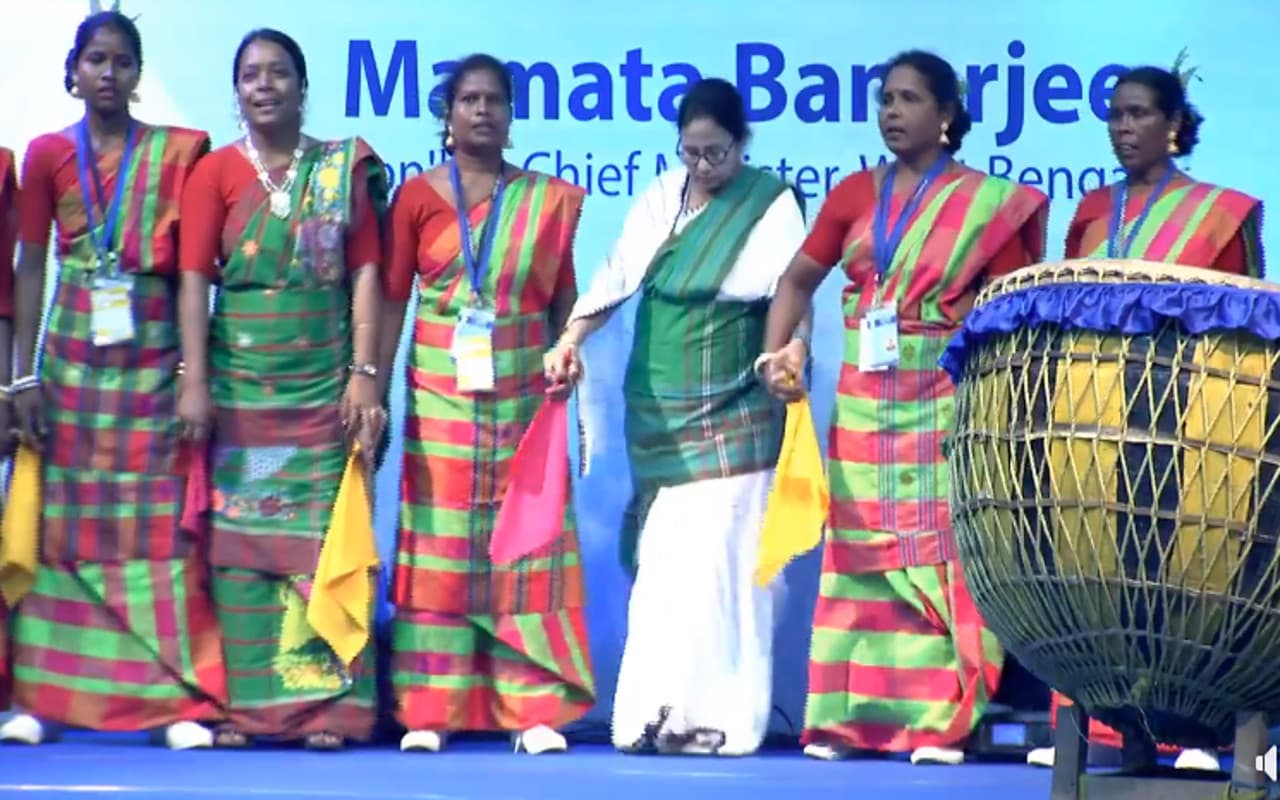 कोलकाता में द्रौपदी मुर्मू के लिए सिविक रिसेप्शन प्रोग्राम, ममता बनर्जी ने दी आदिवासी नृत्य की प्रस्तुति