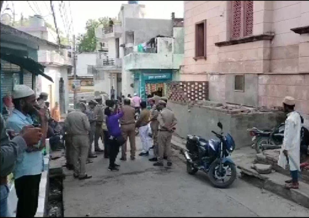 UP News : लखनऊ में मस्जिद से गुजर रही रामनवमी शोभायात्रा में विवाद, दो समुदाय के बीच पथराव, जानिये पूरा मामला