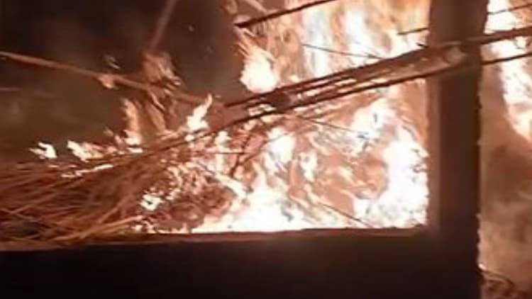 बिहार में हिंसा: नालंदा-सासाराम के बाद मुजफ्फरपुर में हिंसक झड़प, मुर्गी फॉर्म लगायी आग, पुलिस कर रही कैंप