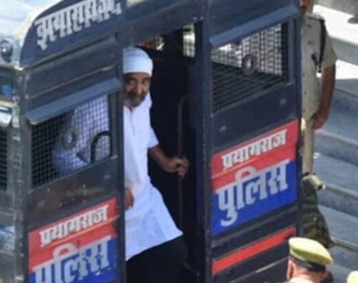 उमेशपाल हत्याकांड : अशरफ को वीआइपी सुविधा देने के लिए बरेली जेल अधीक्षक निलंबित, प्रयागराज पुलिस कर रही कैंप