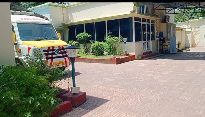 गुलजार रहने वाले जगरनाथ महतो के आवास पर छायी उदासी, प्रशंसक बोले - यहां अब अपना कहने वाला कोई न बचा