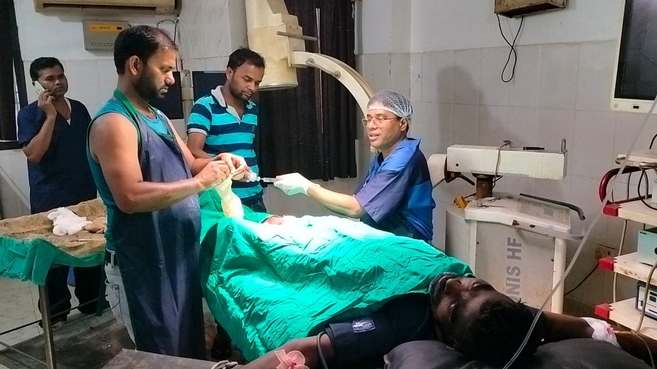 बिहार: भोजपुर में नशा करने के दौरान विवाद में भाई ने ममेरे भाई को मारी गोली, अस्पताल में भर्ती