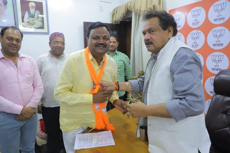 यूपी निकाय चुनाव: तीन बार बड़े अंतर से जीतने वाले BJP पार्षद प्रदीप को नहीं मिली चुनौती , निर्विरोध जीत तय