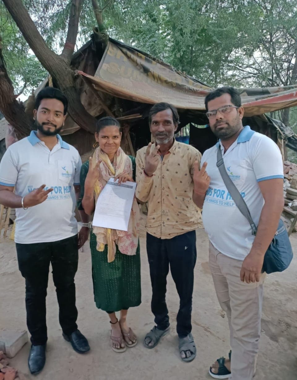 UP Board Result 2023: अभावों से खूब की लड़ाई, झोपड़ी में रहने वाली शबनम बिना बिजली पढ़ाई कर फर्स्ट डिवीजन लाई