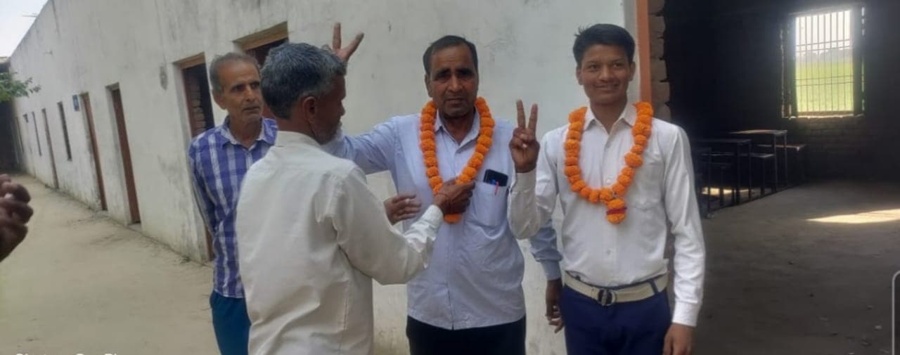 UP Board Result 2023: अलीगढ़ के टॉपर   चाहते हैं शिक्षक, सिविल सेवक और सेना के अधिकारी बनना