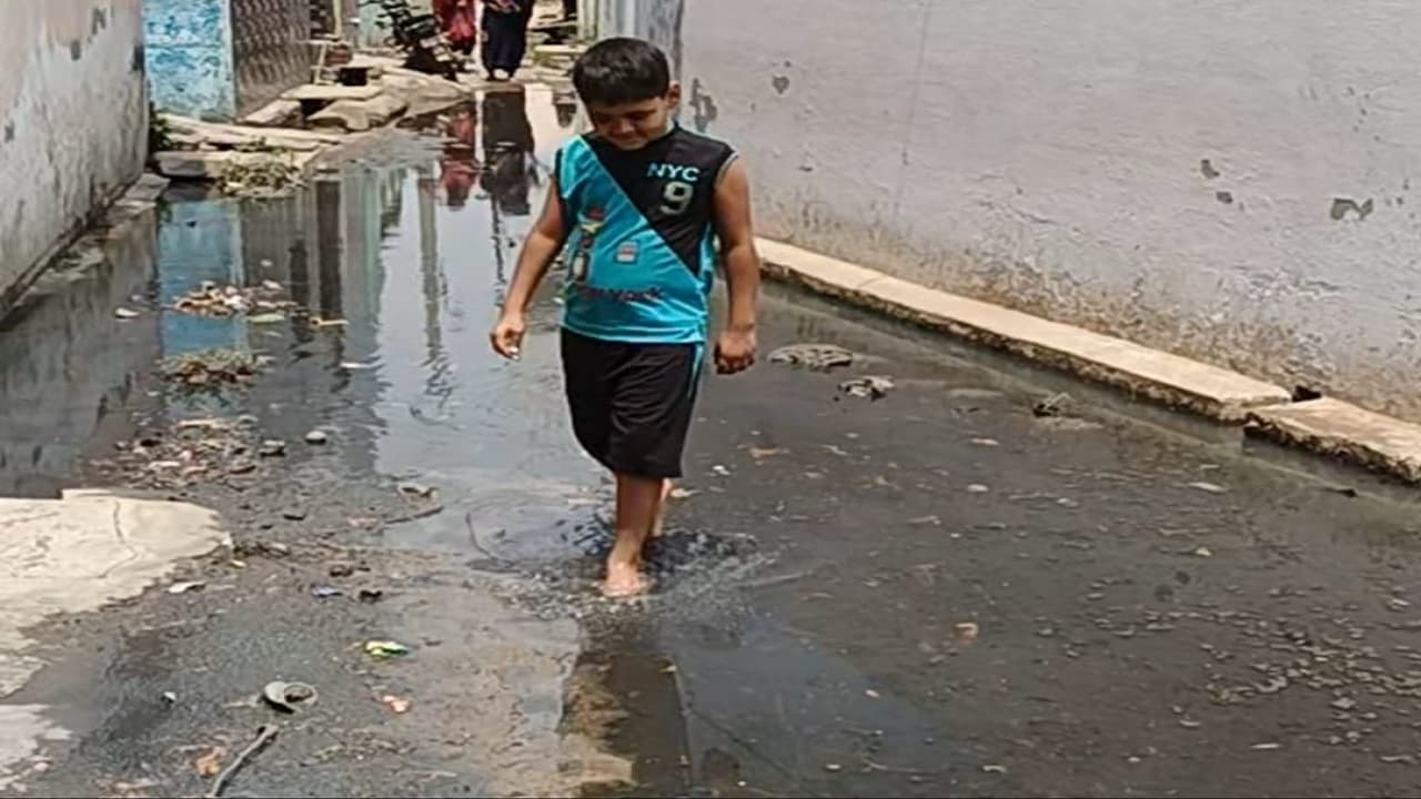 UP Municipal Election: आगरा का एक ऐसा वार्ड जहां प्रत्याशी नहीं कर रहे चुनाव प्रचार, जानिए क्या है पूरा मामला