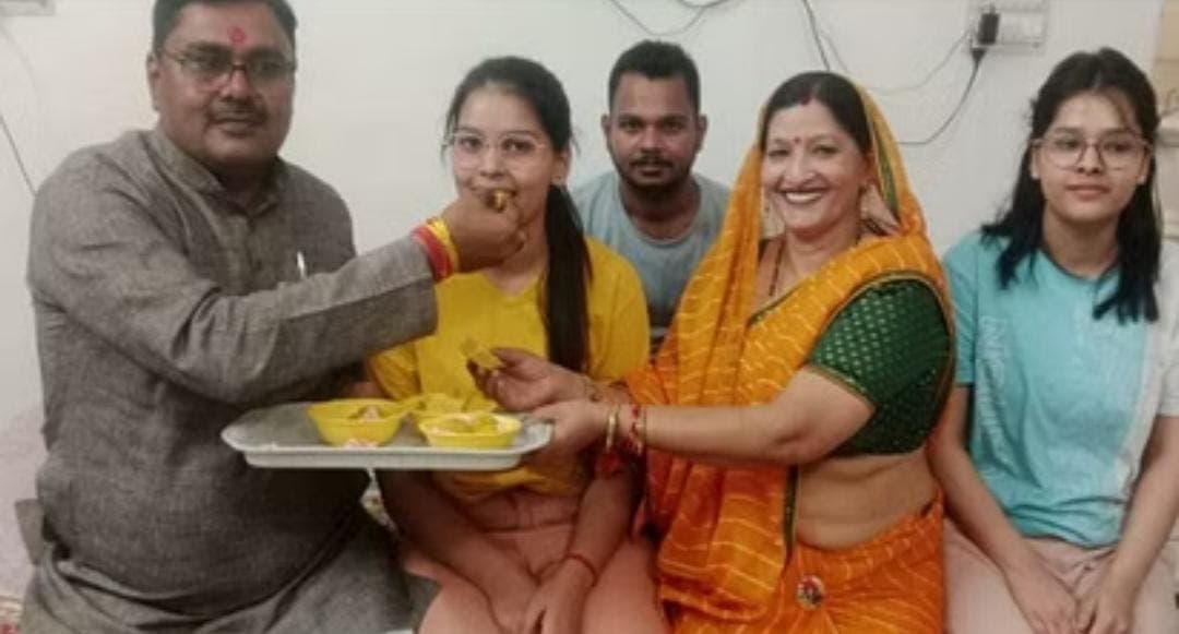 12 वीं में सेकेंड स्थान पाने वाली मैनपुरी की मुस्कान आईएएस बन कर करना चाहती हैं देश की सेवा