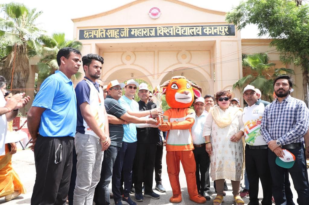 खेलो इंडिया की मशाल पहुंची कानपुर, मेजबान सीएसजेएमयू ने स्वागत में बिछाईं पलकें