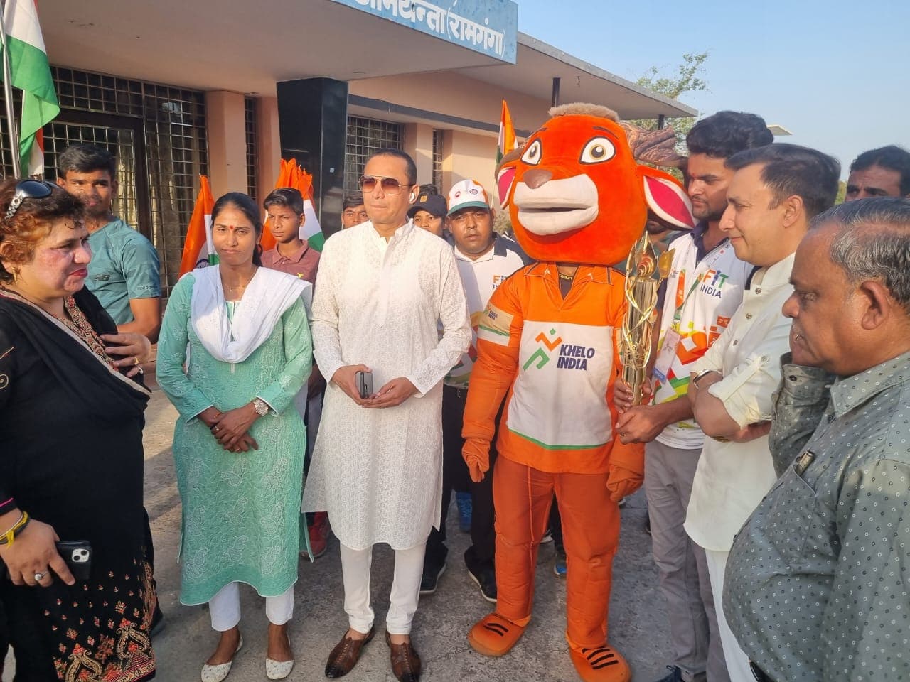 खेलो इंडिया यूनिवर्सिटी गेम्स-2022 को तैयार यूपी, मशाल रिले और शुभंकर जीतू ने जीता लोगों का दिल