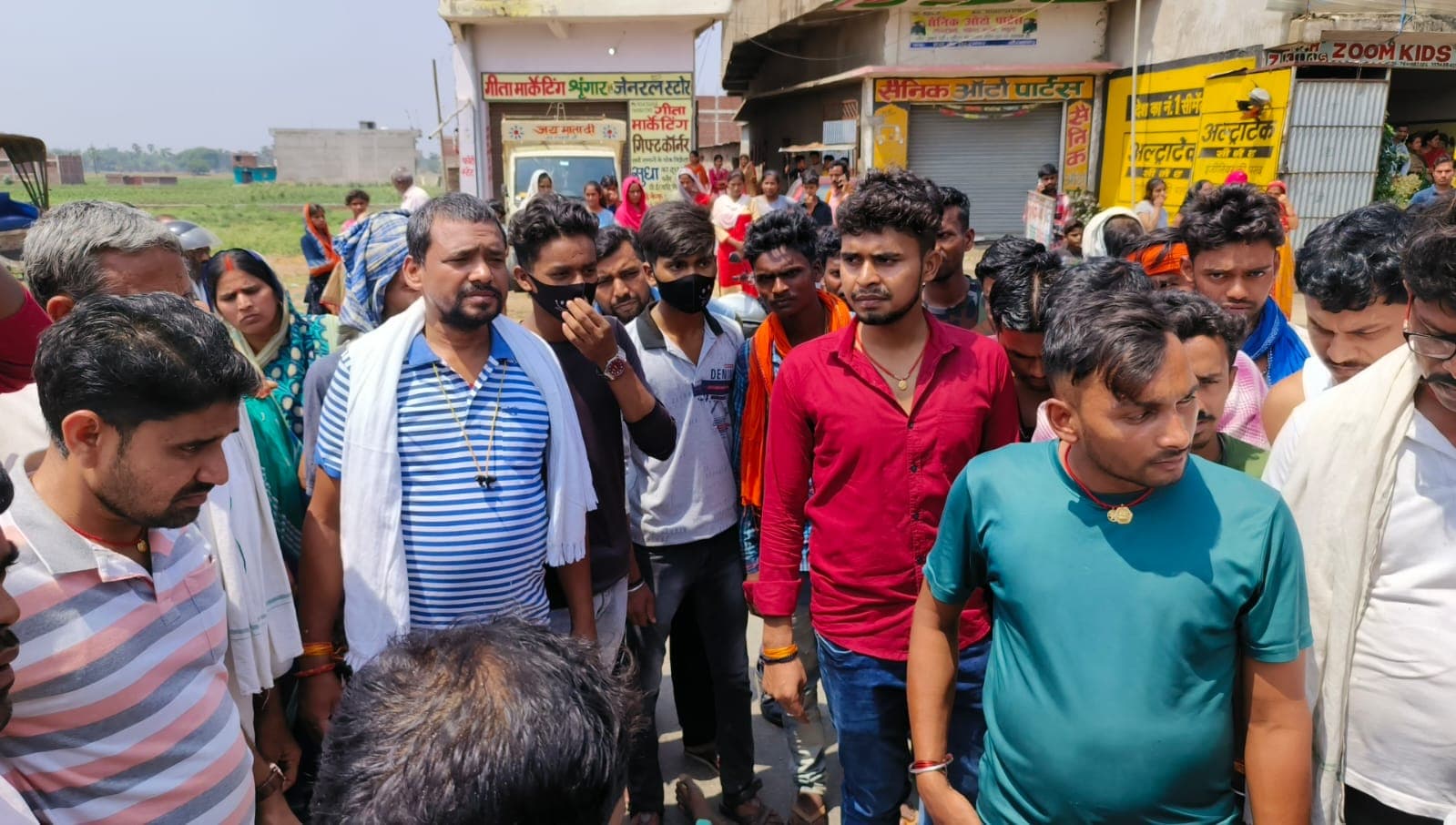 औरंगाबादः सड़क हादसे में साइकिल सवार की मौत, आक्रोशित लोगों ने किया सड़क जाम, जानें क्या है उनकी मांग...