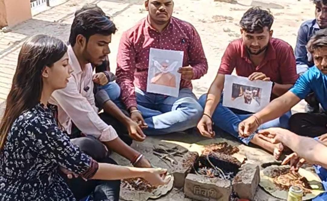 महिला पहलवानों के समर्थन में सड़क पर उतरी NSUI, पीएम मोदी और सांसद बृजभूषण के लिए किया बुद्धि शुद्धि यज्ञ