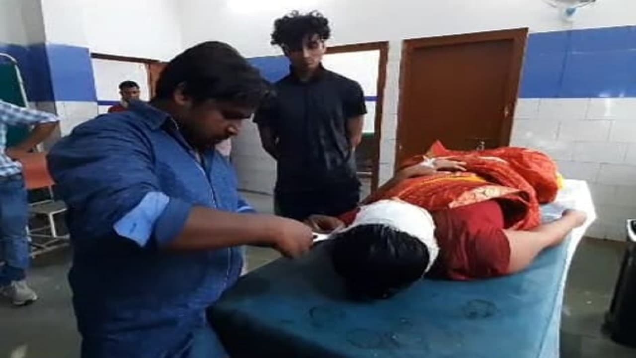 बिहार: औरंगाबाद में अवैध संबंध का विरोध करने पर पति बना हैवान, पत्नी को चाकू से गोदा