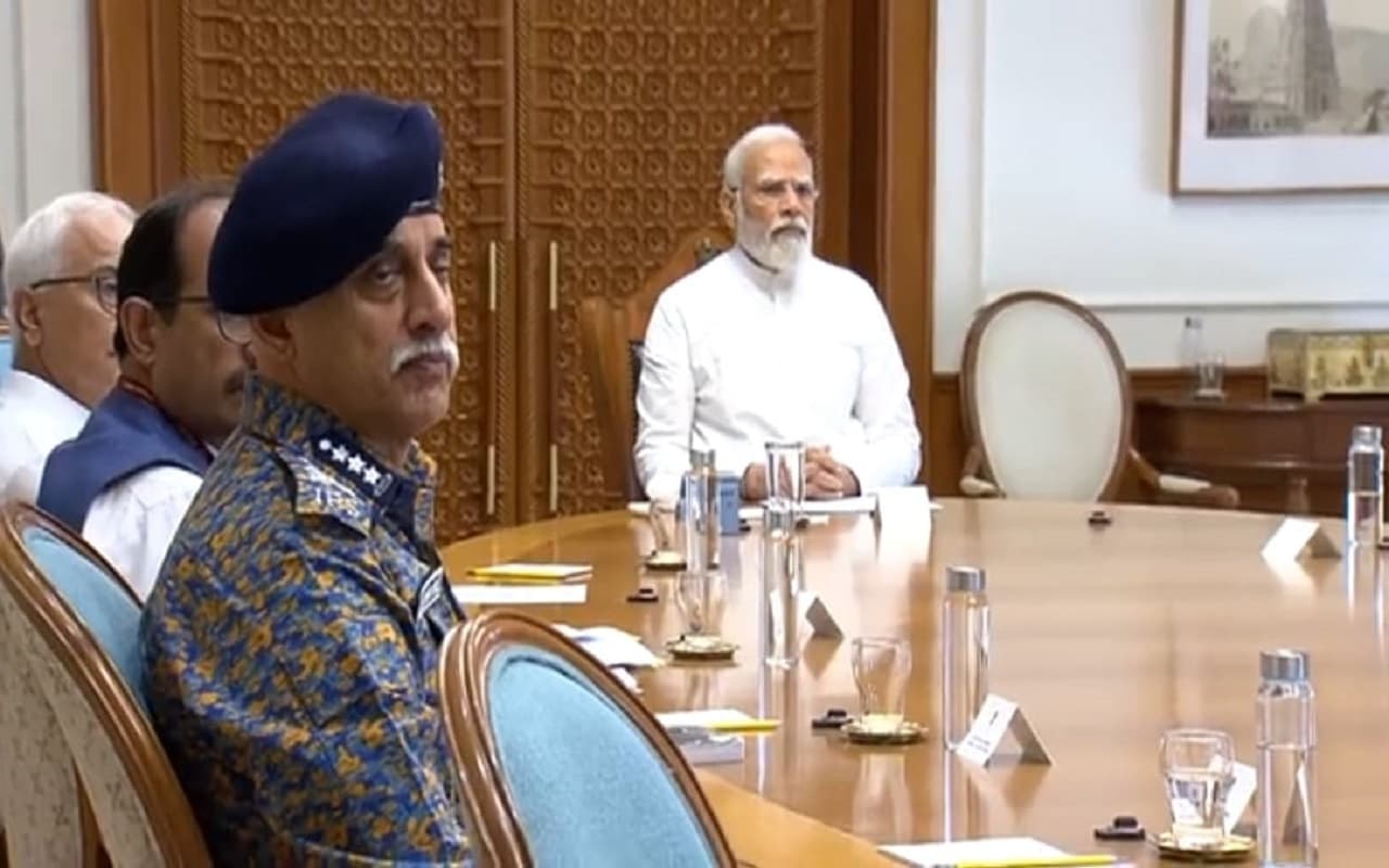 Odisha Train Accident: पीएम मोदी ने की हाई लेवल मीटिंग, देखें घटनास्थल का भयावह वीडियो...