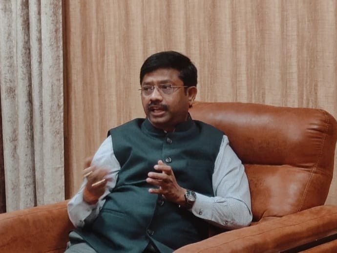 Kanpur News: जुआरियों और सट्टेबाजों के खिलाफ चलाए अभियान,नंदी ने पुलिस आयुक्त को दिए निर्देश...