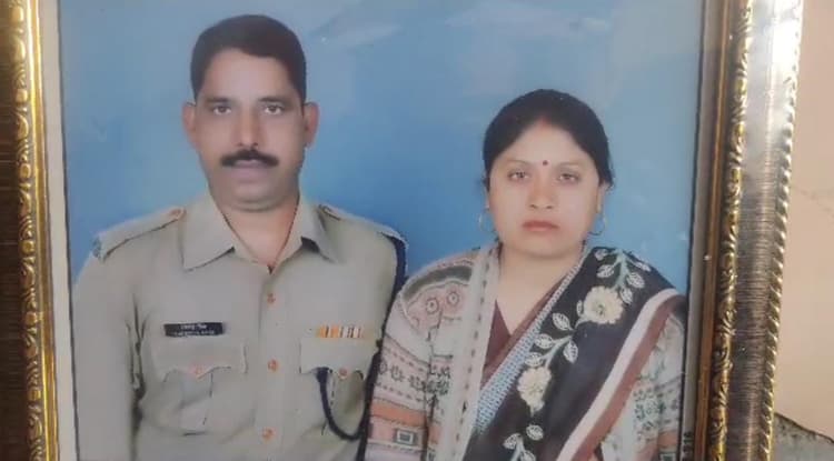 आगरा में सीआरपीएफ के रिटायर्ड जवान ने पत्नी के सीने में उतार दीं सात गोलियां, ताबड़तोड़ फायरिंग से दहशत