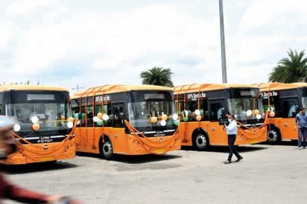 कानपुर में 10 नए रूटों पर चलेंगी एसी ई बसें, शहर को मिली 170 नई गाड़ियां