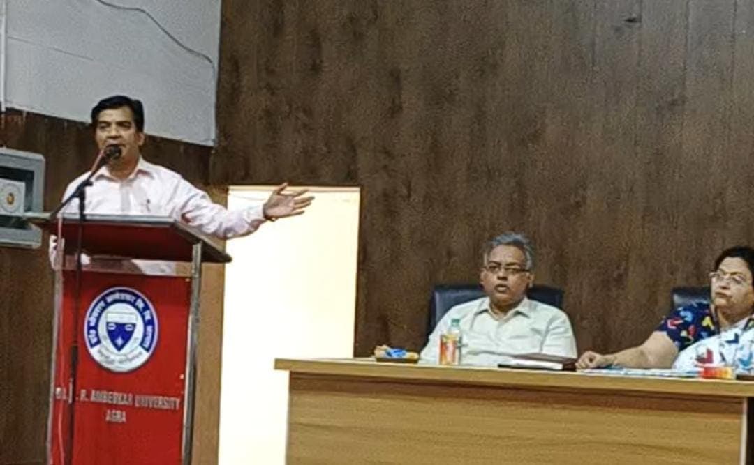 आगरा में 29 केंद्रों पर होगी बीएड की प्रवेश परीक्षा, ये चूक की तो नहीं दे पाएंगे पेपर, इन बातों का रखें ध्यान