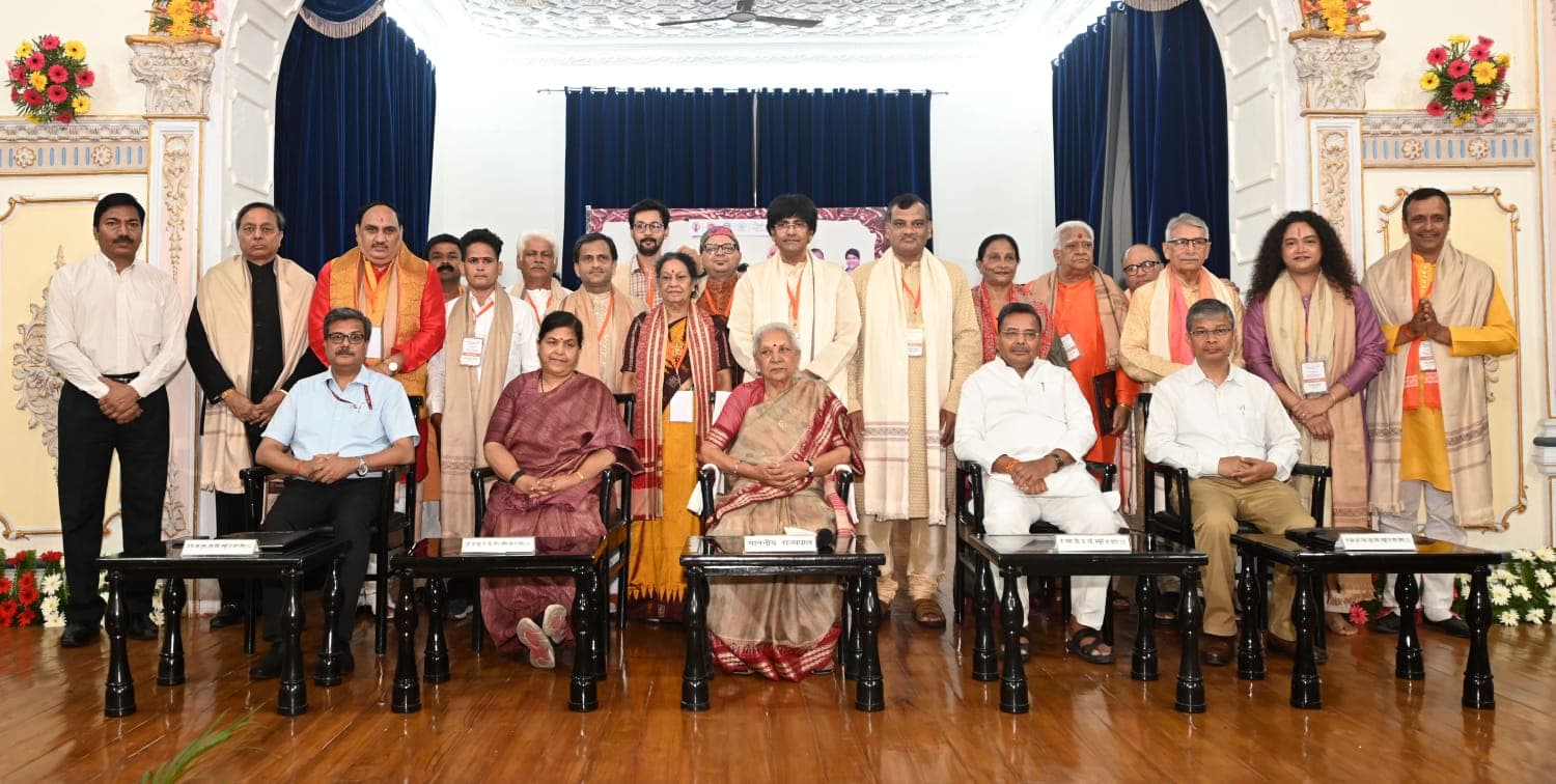 IIT BHU के प्रोफेसर को नाट्य निर्देशन में संगीत नाटक अकादमी पुरस्कार, संगीत-नाट्य और नृत्य के लिए 18 सम्मानित