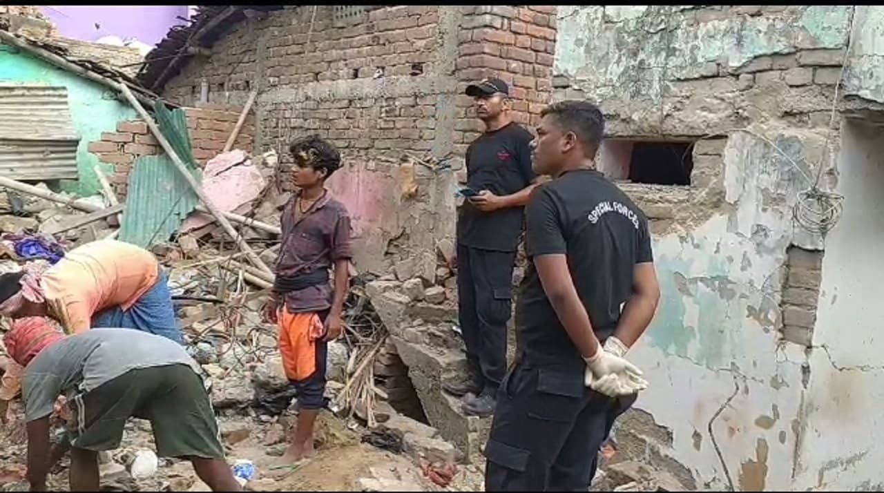 भागलपुर धमाका: सिलिंडर विस्फोट की थी आशंका, मलबा हटा पर नहीं मिला एक भी टुकड़ा, बड़ी गड़बड़ी की हो रही चर्चा