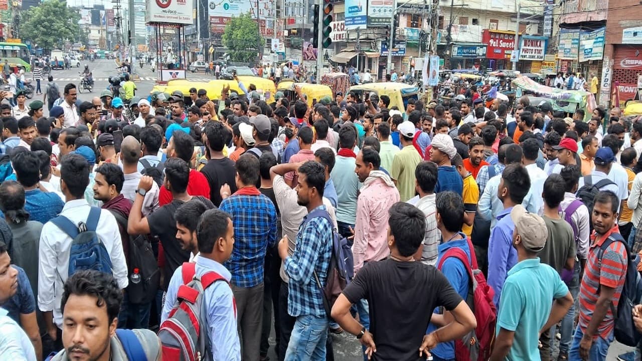 बिहार शिक्षक बहाली: अभ्यर्थियों को मिला कई राजनीतिक पार्टियों का साथ, अब और तेज होगा आंदोलन, जानें पूरी तैयारी