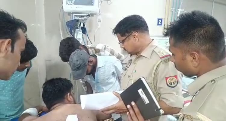 अलीगढ़ में एसएसपी आफिस पहुंचकर सुरक्षा मांगने वाले युवक को बदमाशों ने मार दी गोली, हालत गंभीर