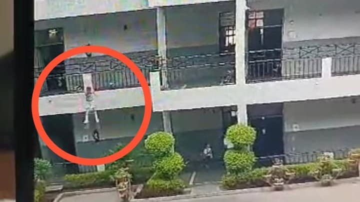 कानपुर: स्पाइडर मैन की तरह स्कूल की पहली मंजिल से कूदा छात्र, हालत गंभीर, घटना CCTV में हुई कैद