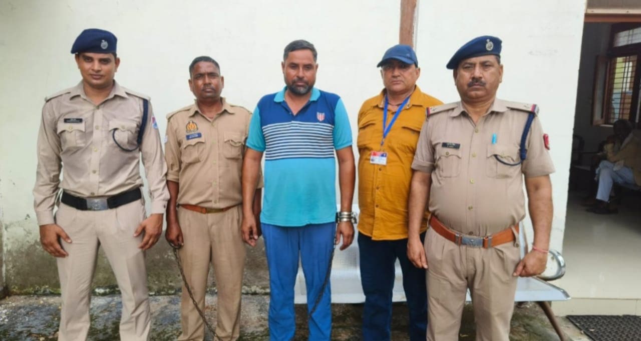 UP news : गलत ट्रेन में चढ़े युवक को  TTE ने उतारा तो बम की झूठी सूचना दी, 3 घंटे रुकी रही दक्षिण एक्सप्रेस