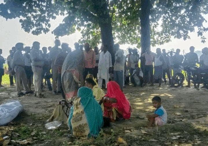 Gorakhpur News : मोहर्रम का जुलूस देखने गए युवक की बगीचे में लटकती मिली लाश