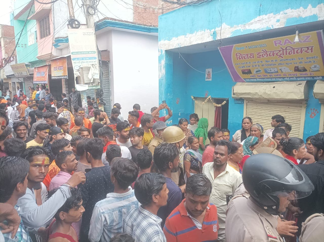 बरेली के जोगी नवादा में कांवड़ यात्रा को लेकर दो समुदाय आमने-सामने , अफवाह और दहशत का माहौल, फोर्स तैनात