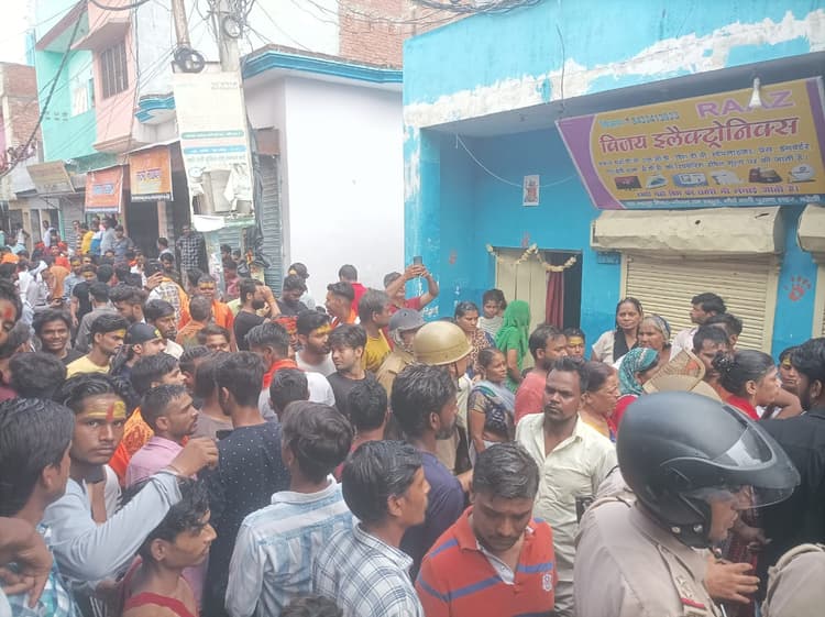 बरेली के जोगी नवादा में कांवड़ यात्रा को लेकर दो समुदाय आमने-सामने , अफवाह और दहशत का माहौल, फोर्स तैनात