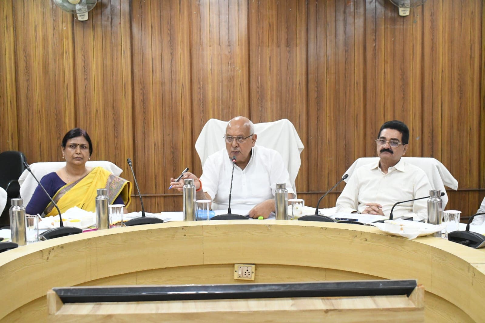 किसानों को फ्री में मिलेगी अरहर, उड़द और मूंग के बीजों के मिनीकिट, बैंकों को 40 लाख केसीसी का मिला टॉस्क